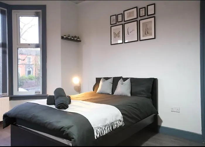 Trendy Studio In Moseley