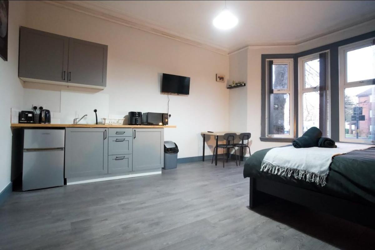 Apartment Trendy In Moseley